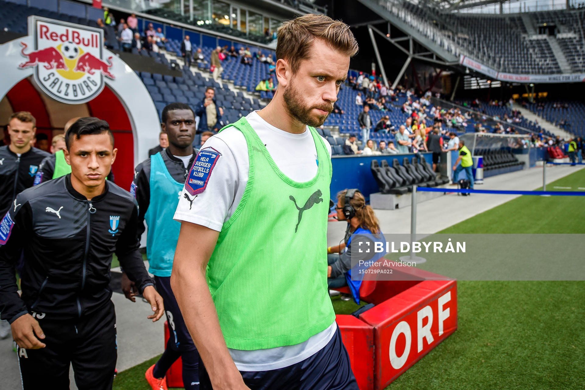 Malmö FFs Kari Arnason före fotbollsmatchen mellan
