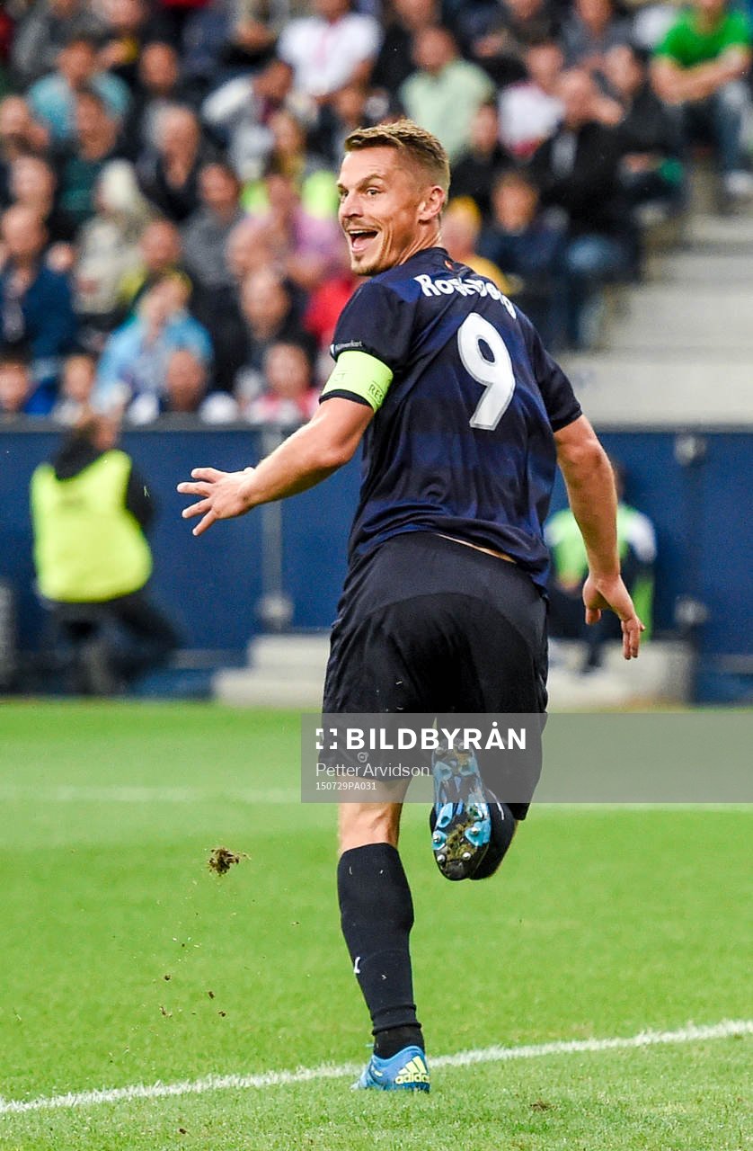 Malmö FFs Markus Rosenberg jublar under fotbollsmatchen mellan Salzburg och Malmö FF i kvalet till Champions League den 29 juli 2015 i Salzburg.