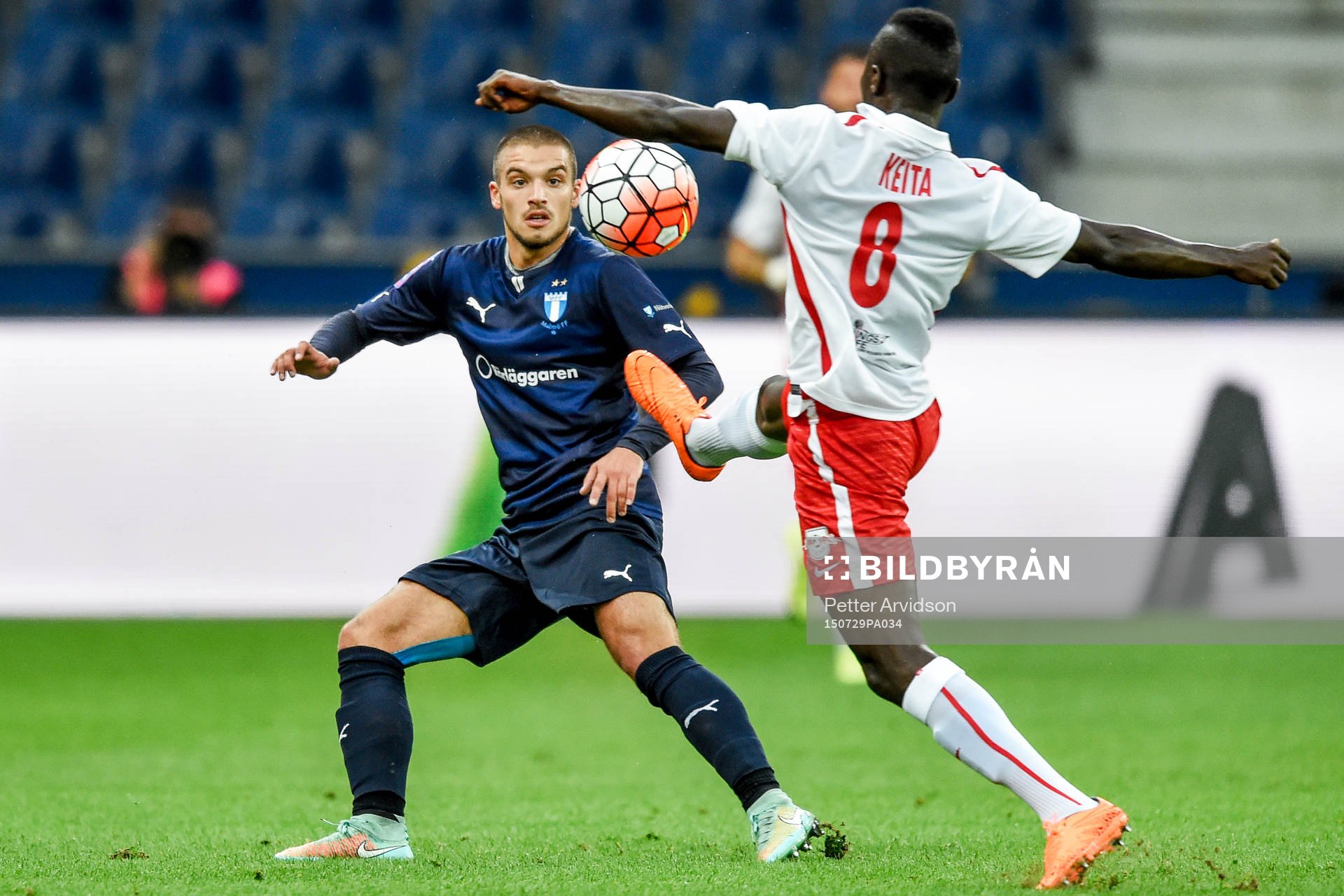Malmö FFs Vladimir Rodic och Salzburgs Naby Keita