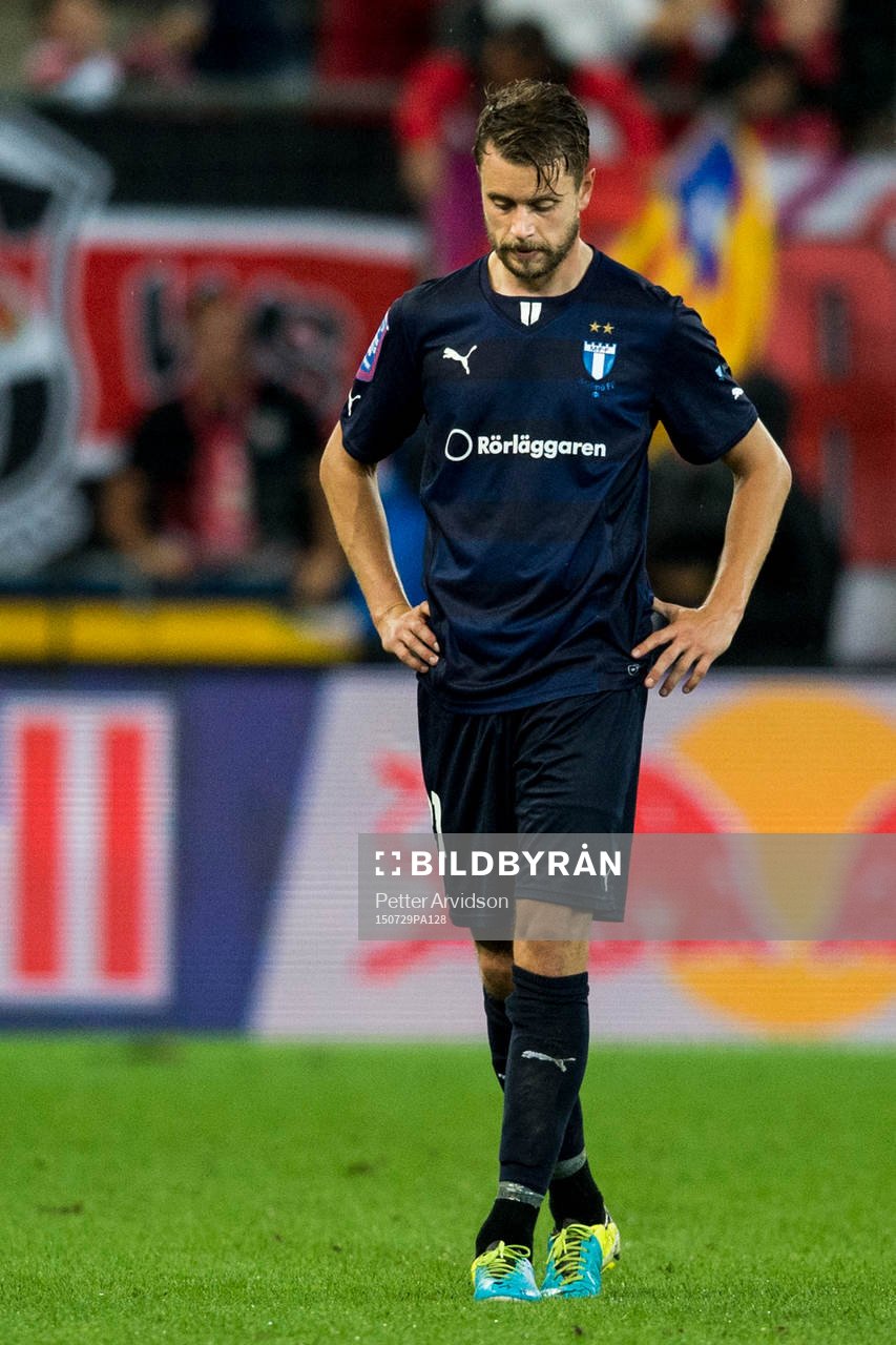 Malmö FFs Kari Arnason deppar