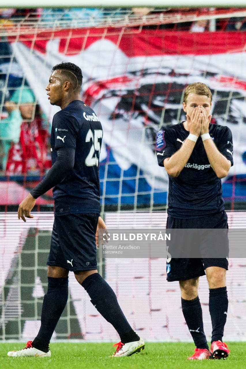 Malmö FFs Felipe Carvalho och Oscar Lewicki deppar