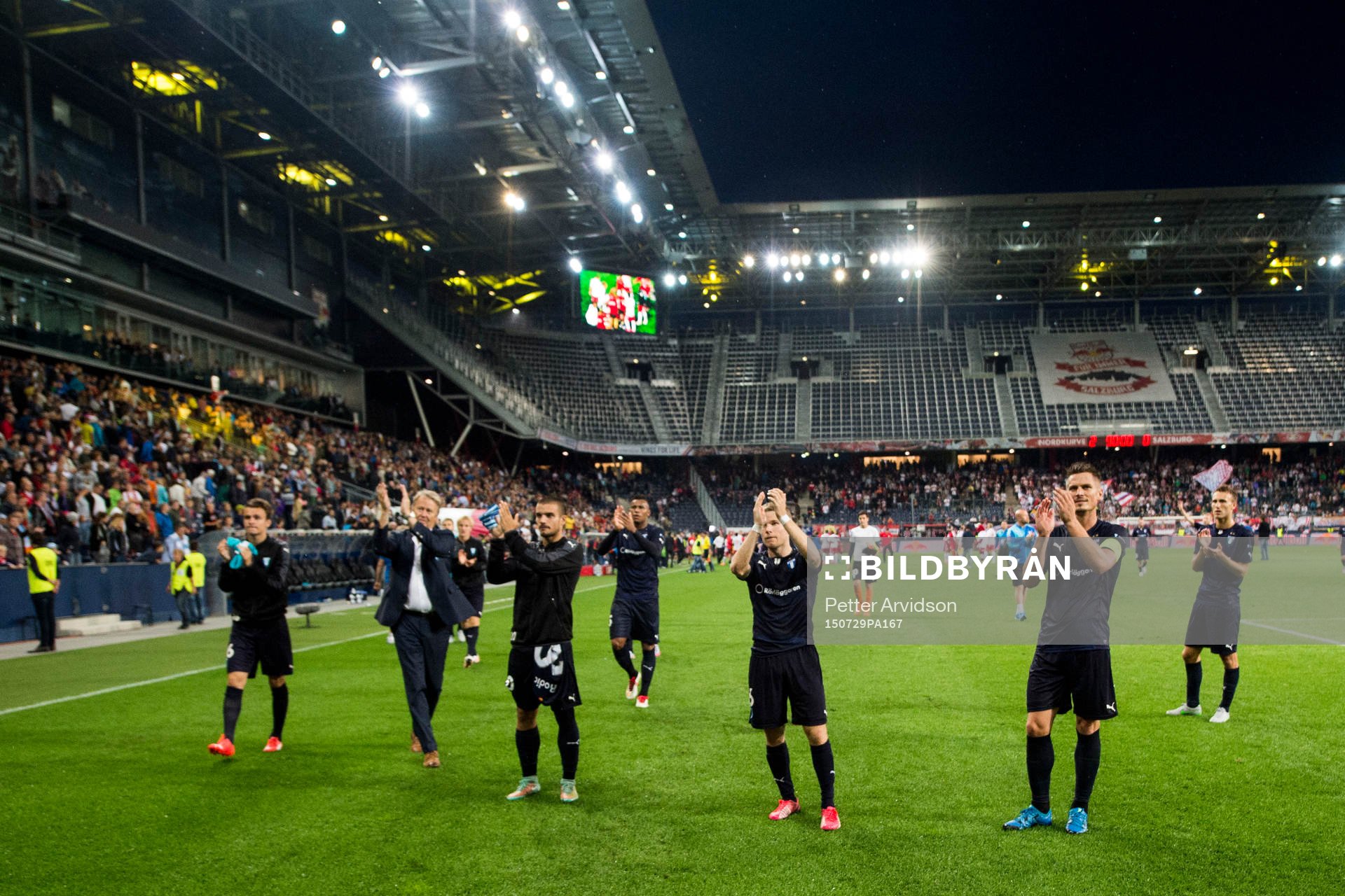 Malmö FFs spelare tackar publiken