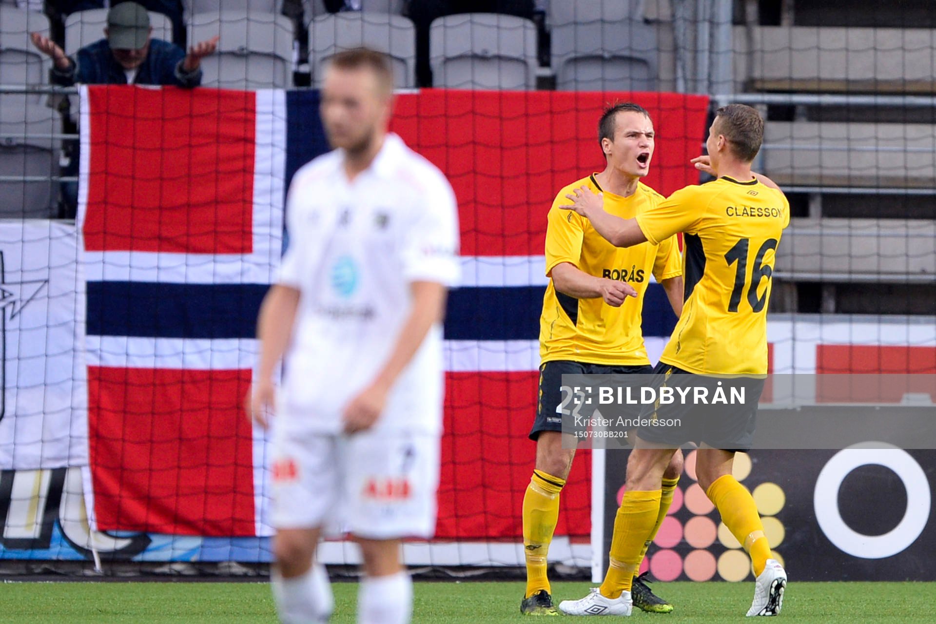 Elfsborgs Viktor Prodell och Viktor Claesson jublar