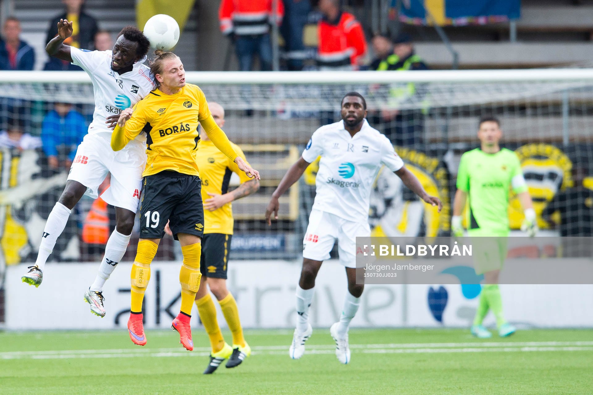 Nickduell mellan Odds Pape Paté Diouf och Elfsborgs Simon Hedlund under en fotbollsmatch i Europa League mellan Elfsborg och Odd den 30 juli 2015 i Borås.