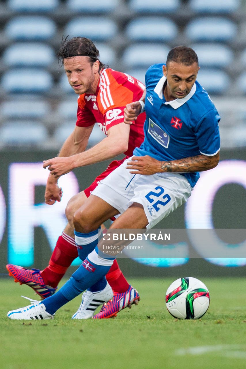 IFK Göteborgs Gustav Svensson jagar Belenenses Carlos