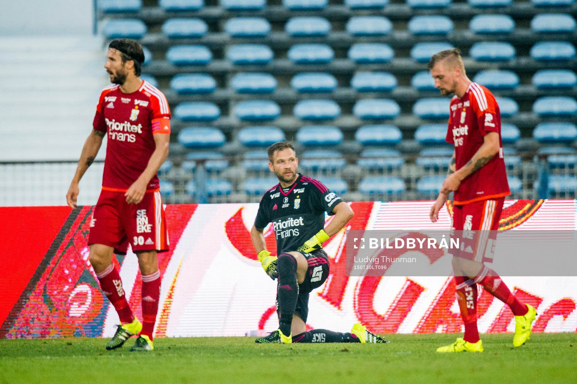 IFK Göteborgs Mattias Bjärsmyr, målvakt John Alvbåge