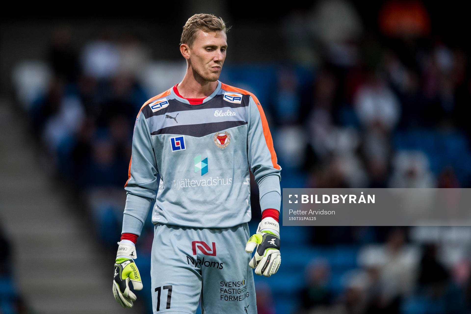 Kalmars målvakt Lars Cramer deppar