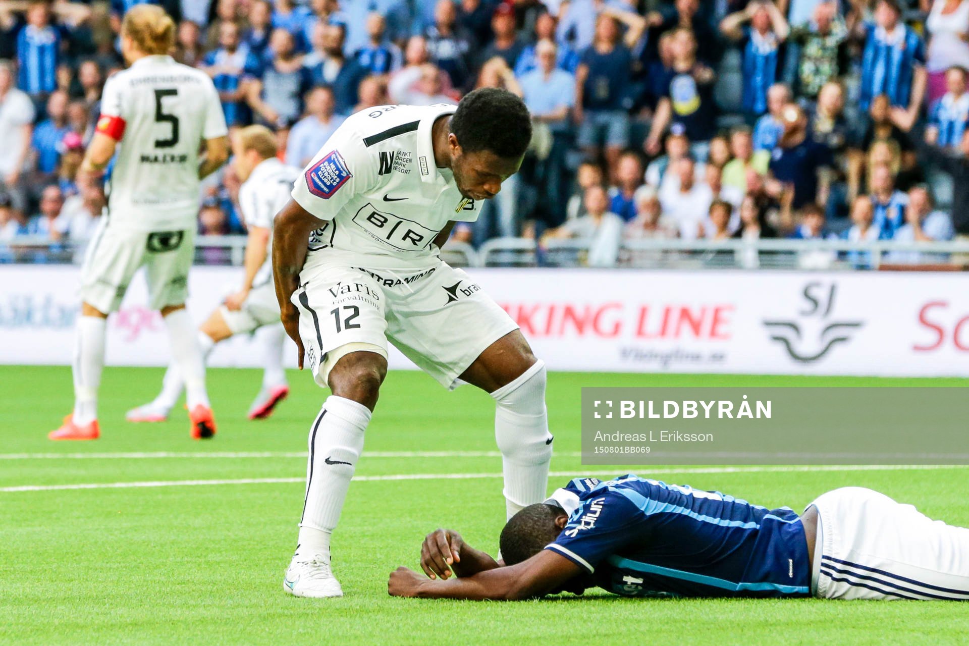 Häckens Mohammed Abubakari irriterad