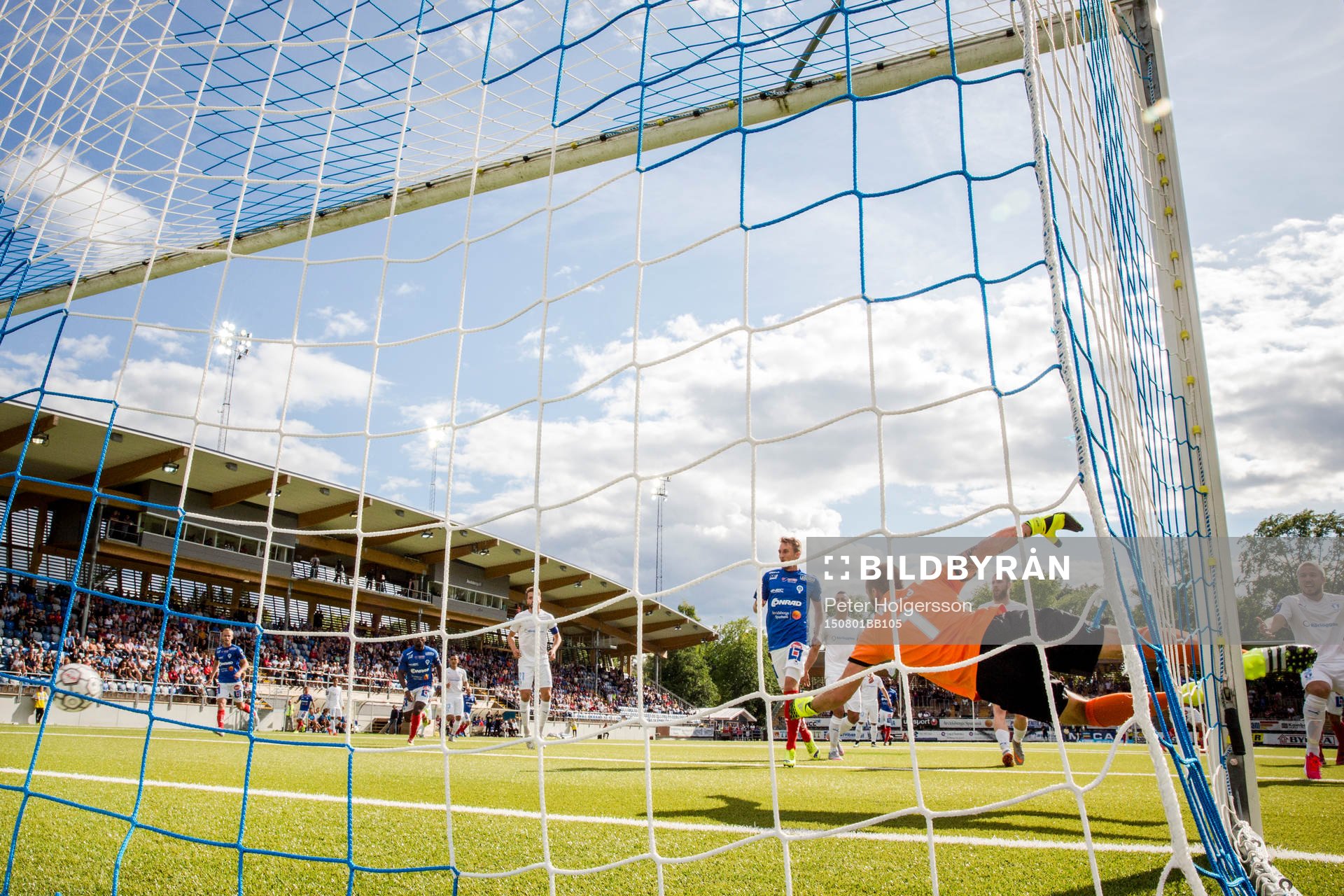 Åtvidabergs Mauricio Albornoz , ej i bild, gör 2-0 bakom
