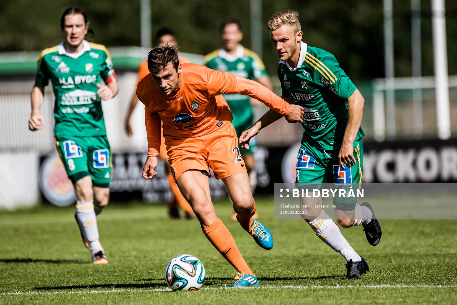 Athletics Filip Rogic före Ljungskiles Niclas Andersén