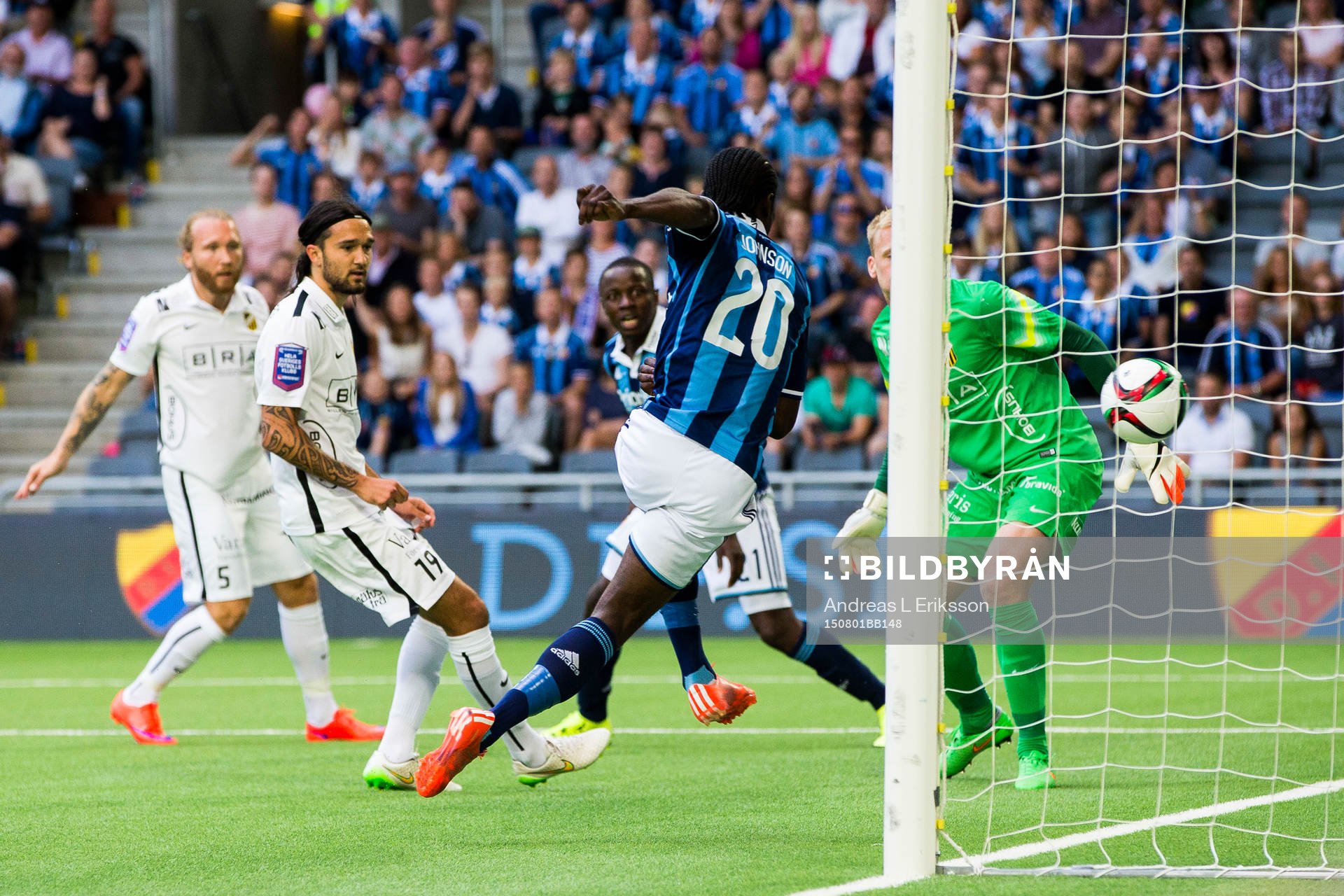 Djurgårdens Sam Johnson gör 1-0 för Djurgården