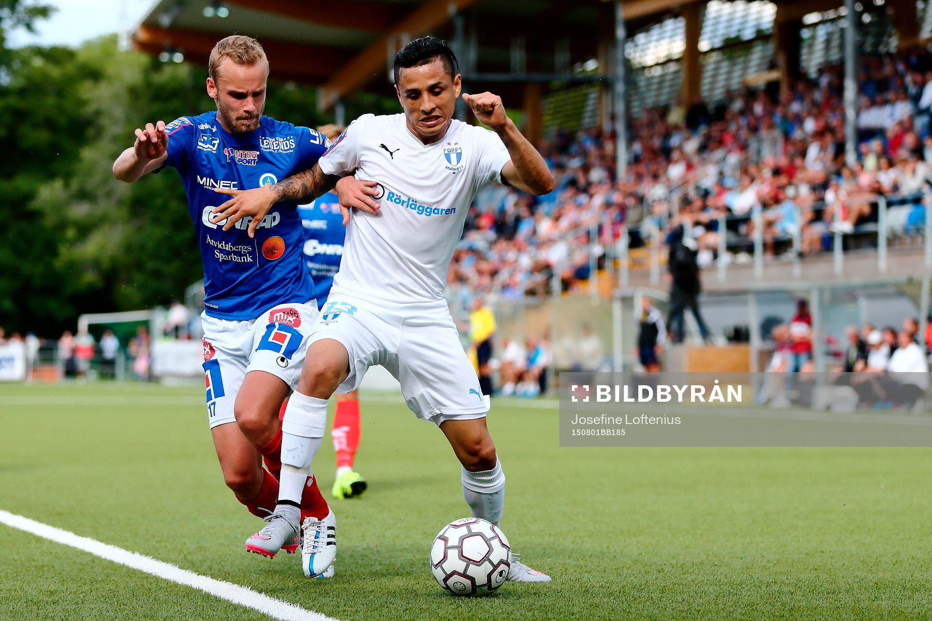 Åtvidabergs Hampus Holmgren och Malmö FFs Victor Yoshimar