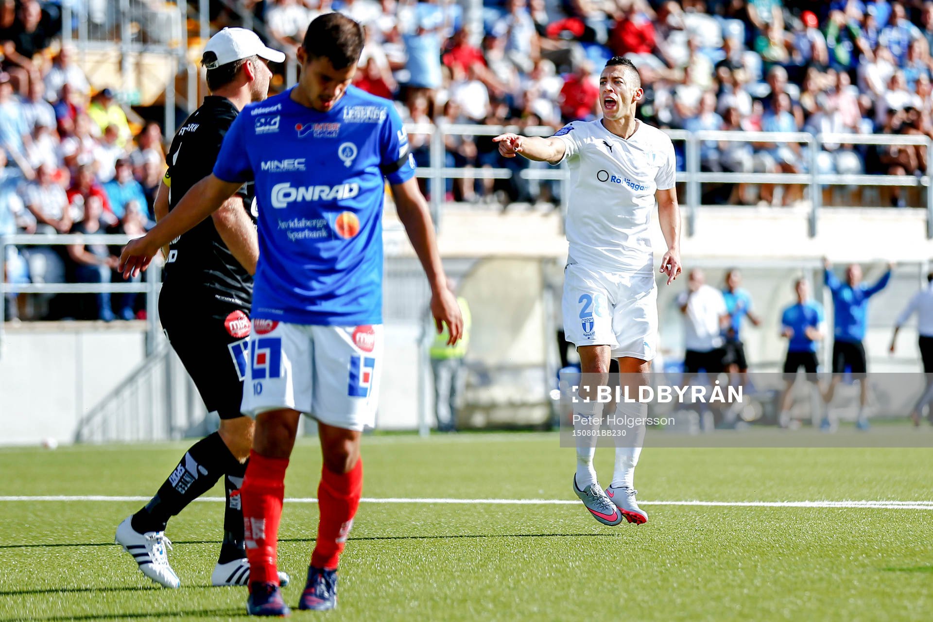 Malmö FFs Nikola Djurjic firar kvitteringsmålet 2-2