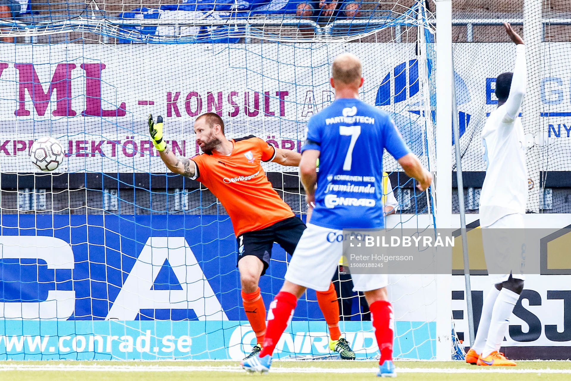 Malmö FFs målvakt Johan Wiland lyckas inte rädda