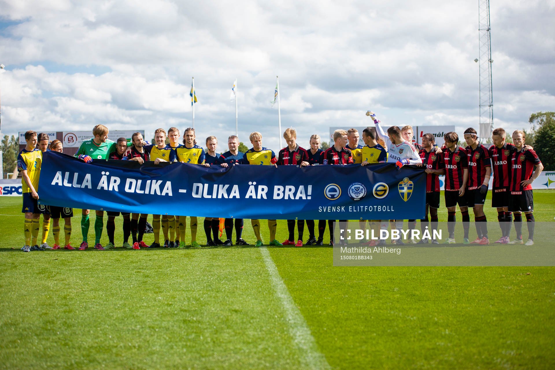 Spelarna i Ängelholm och Brommapojkarna ställer upp med