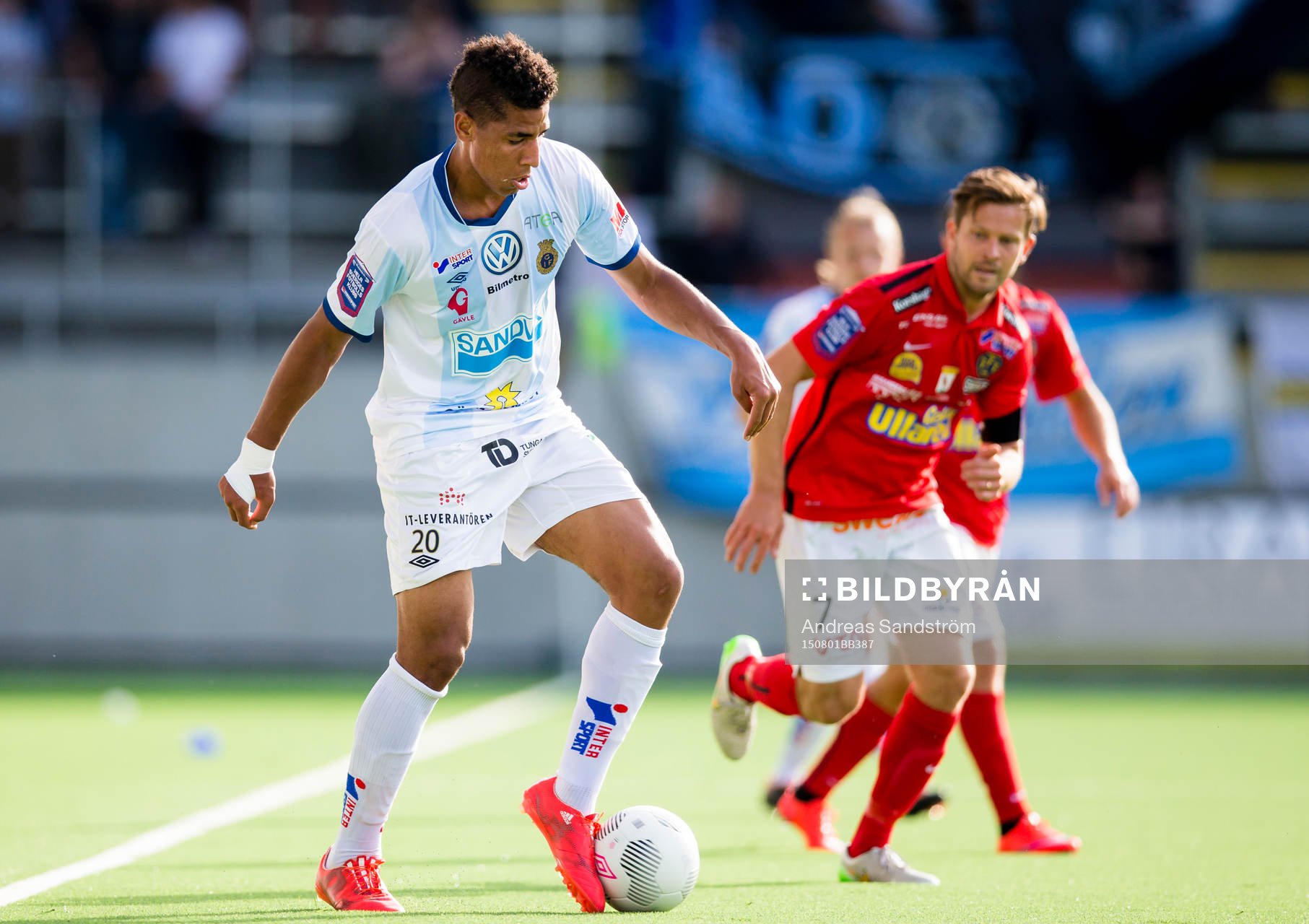 Gefles Emil Bellander med boll