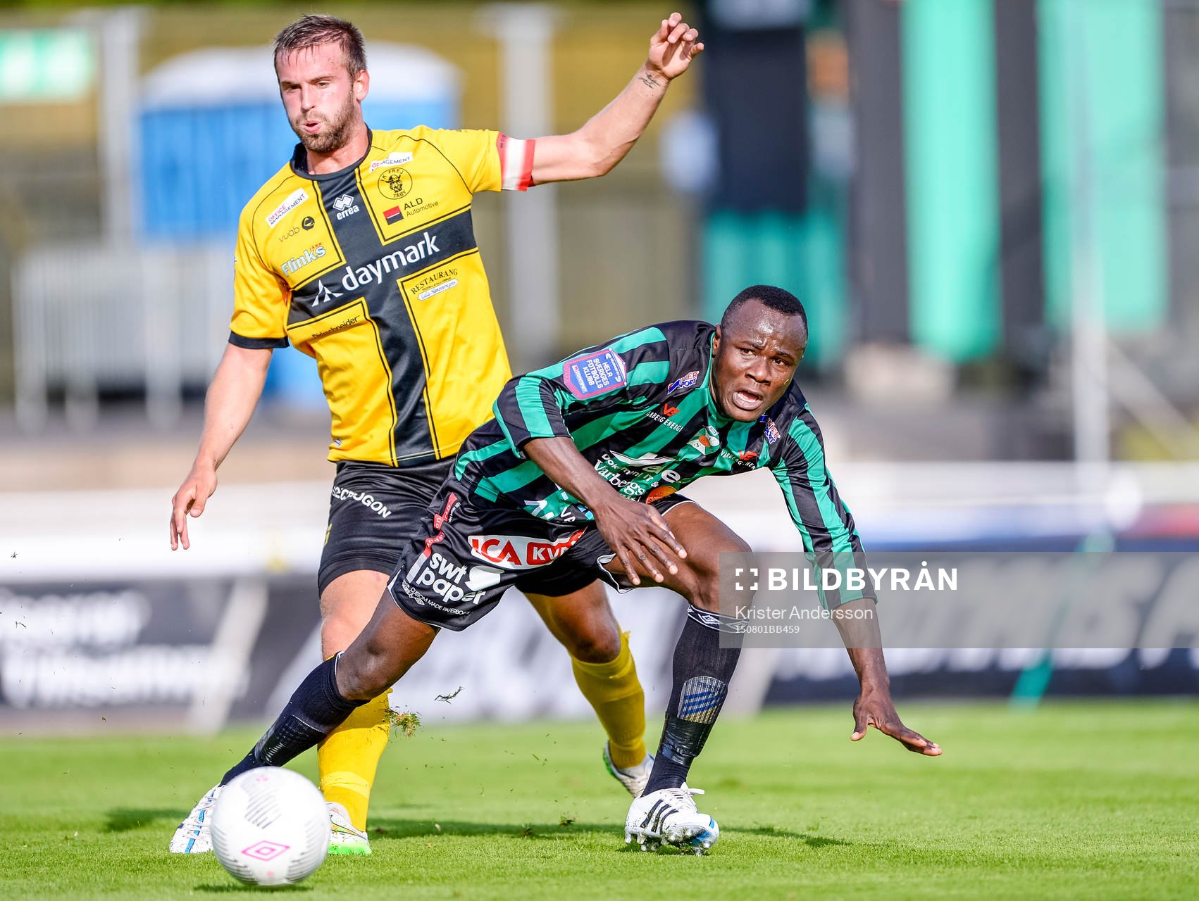Frej Täbys Johannes Gustafsson och Varbergs Nsima Peter