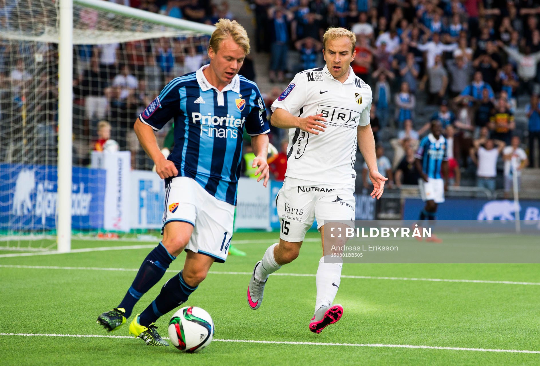 Djurgårdens Elliot Käck och Häckens Kari Arkivuo