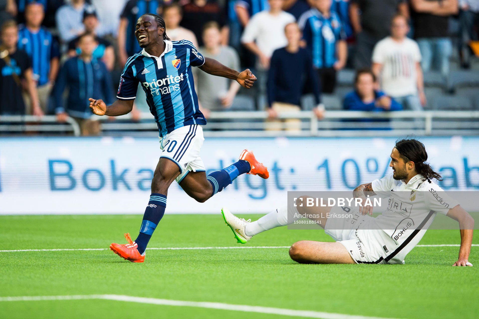 Djurgårdens Sam Johnson och Häckens Leonard Zuta