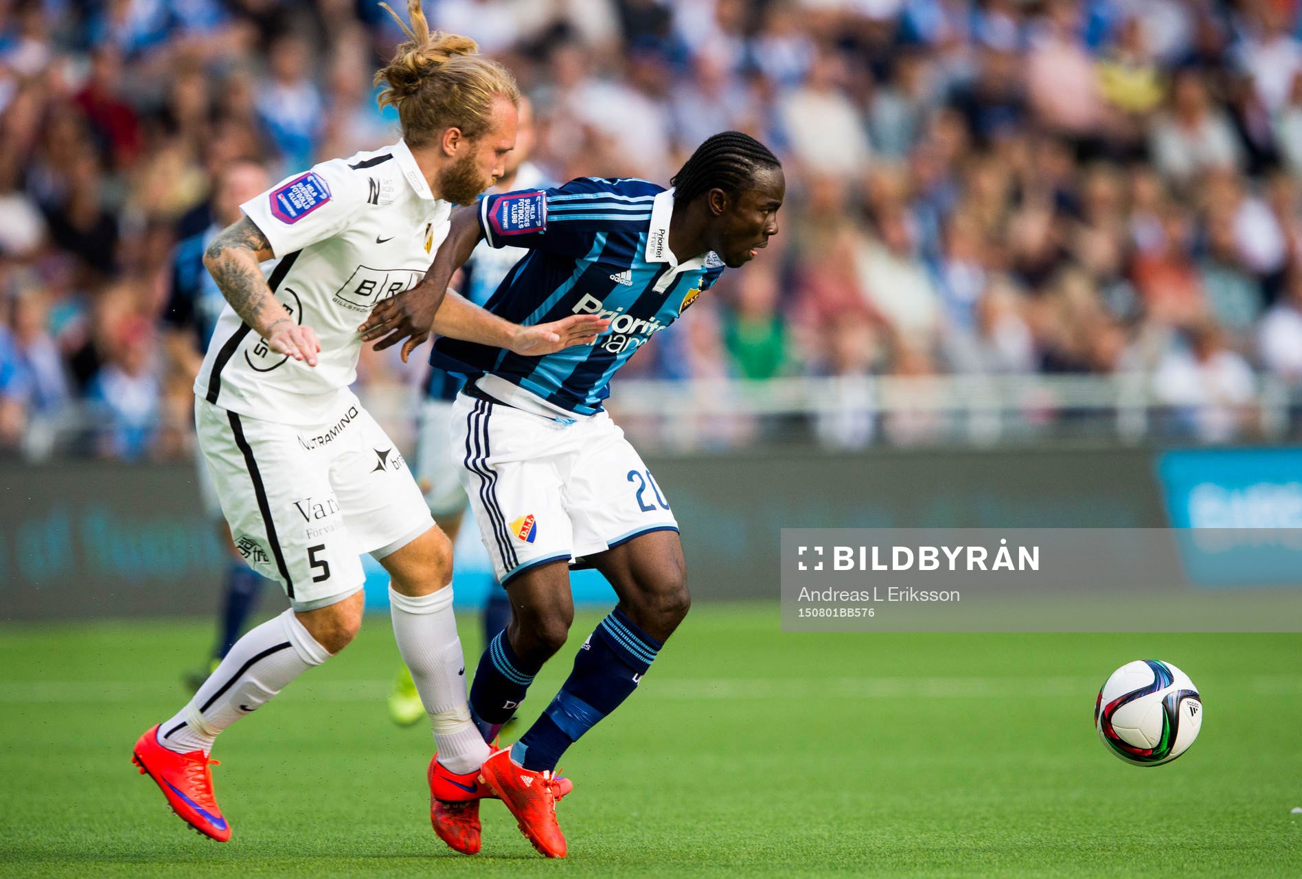 Djurgårdens Sam Johnson och Häckens Emil Wahlström