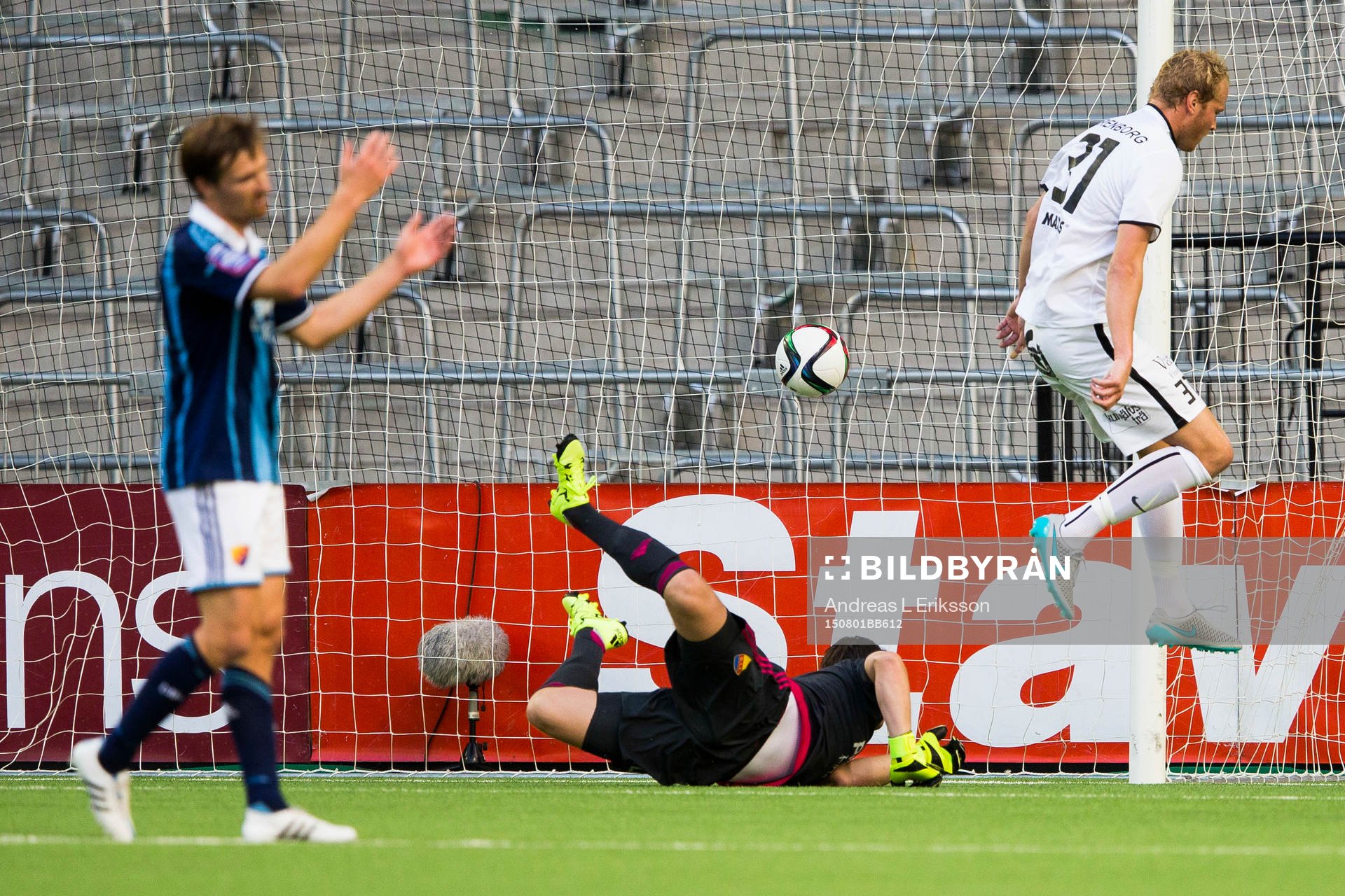 Häckens Michiel Hemmen kvitterar för Häcken till 1-1