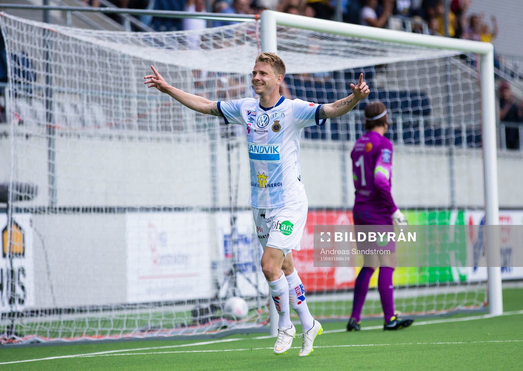 Gefles Johan Bertilsson jublar