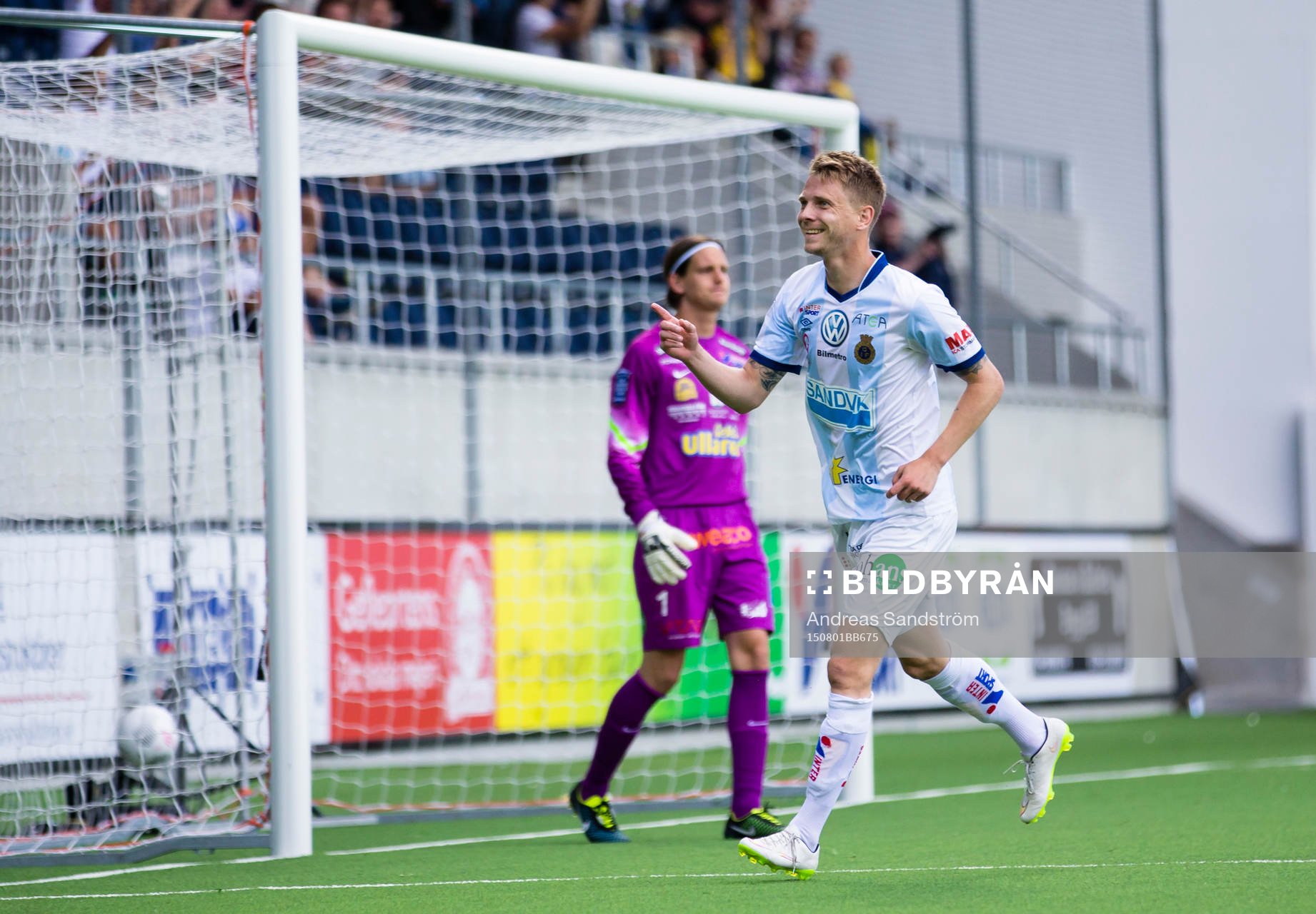 Gefles Johan Bertilsson jublar