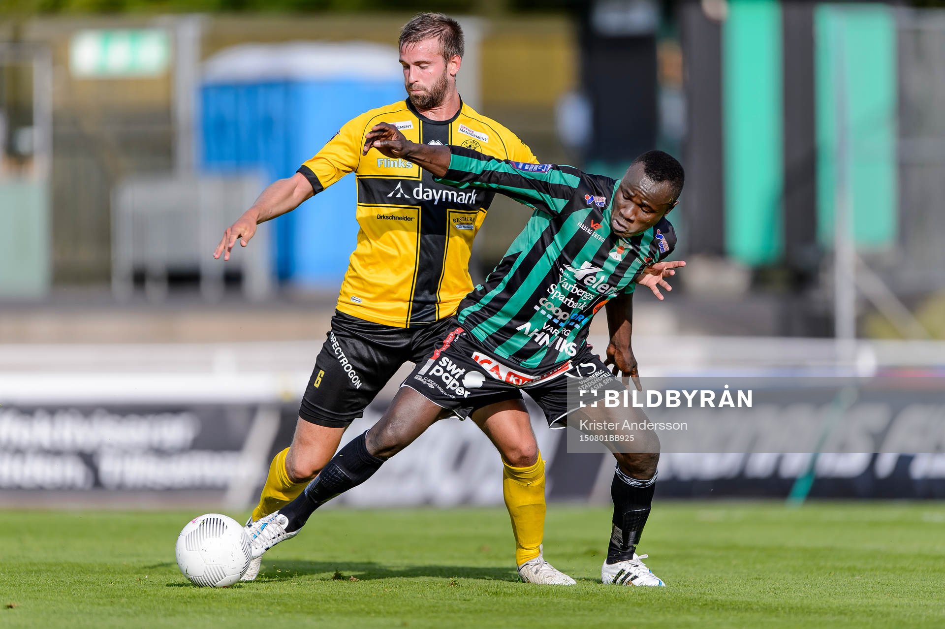 Frej Täbys Johannes Gustafsson och Varbergs Nsima Peter