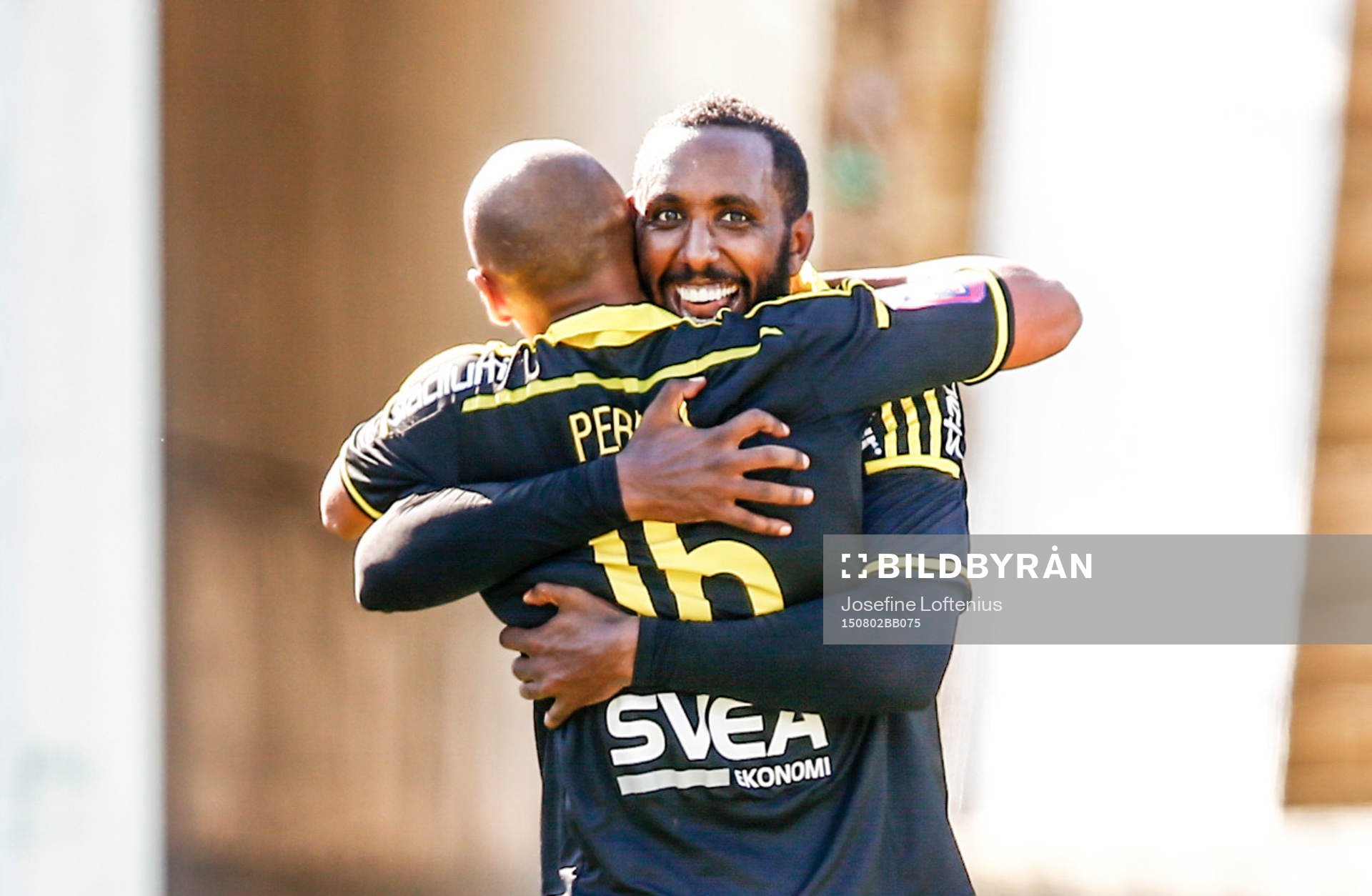 AIK:s Henok Goitom firar 0-2 målet under fotbollsmatchen i Allsvenskan mellan Norrköping och AIK den 02 augusti 2015 i Norrköping.