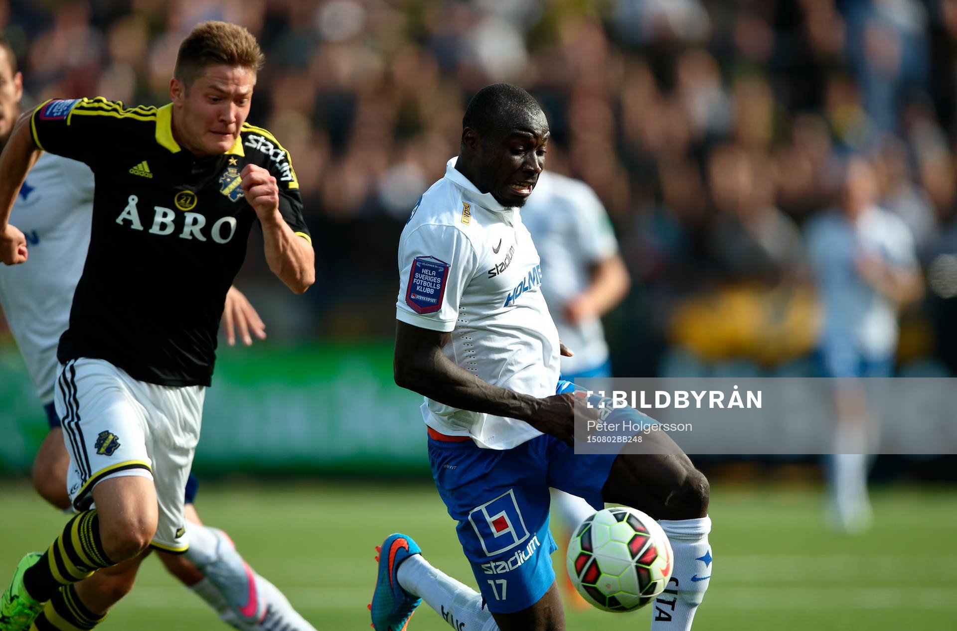 s Haukur Hauksson och Norrköpings Alhaji Kamara
