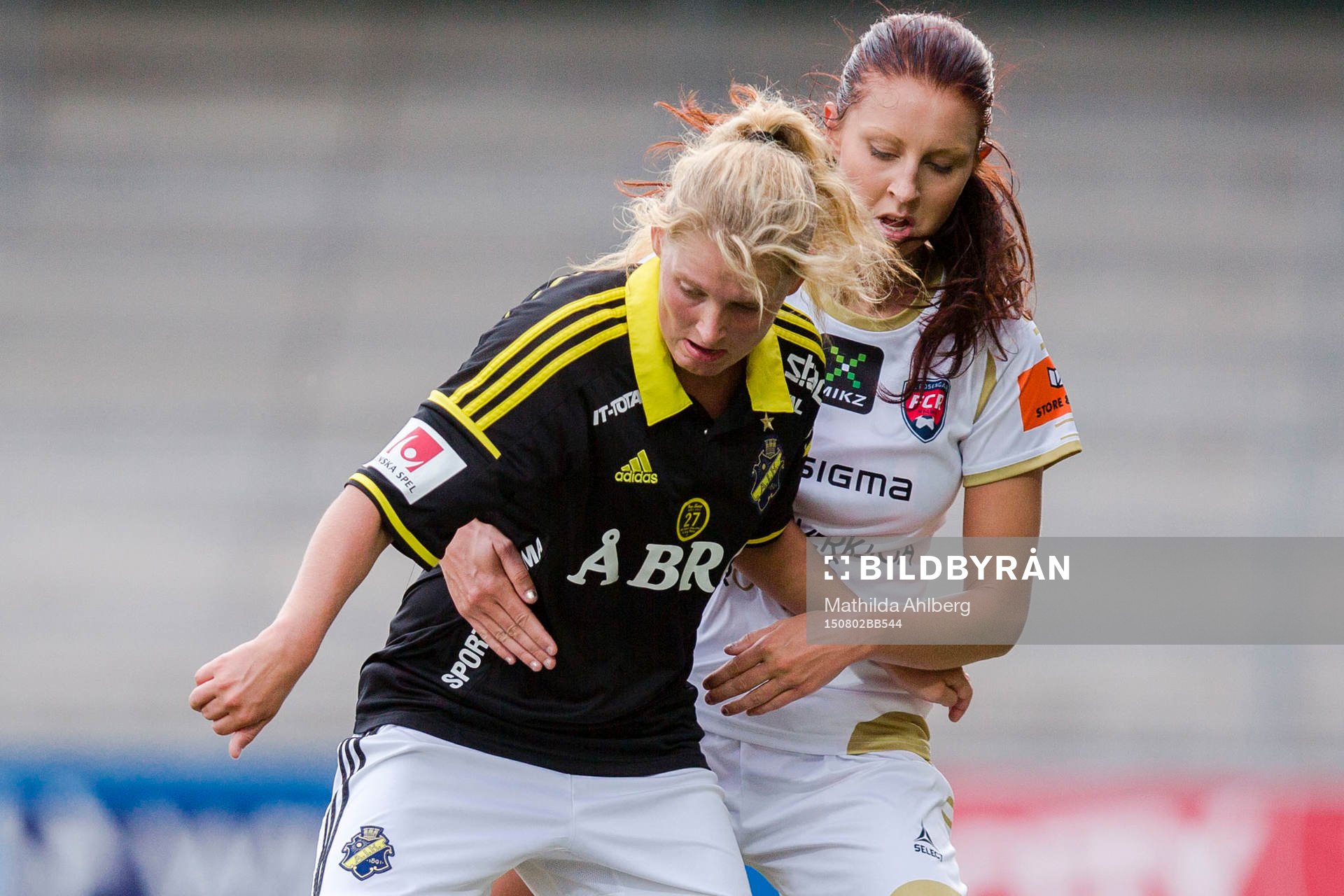 AIKs Julia Zigiotti Olme och FC Rosengårds Malin