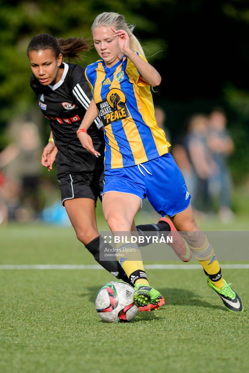 Bergdalens Julia Gilkes mot Eskilsminnes Julia Jonassen