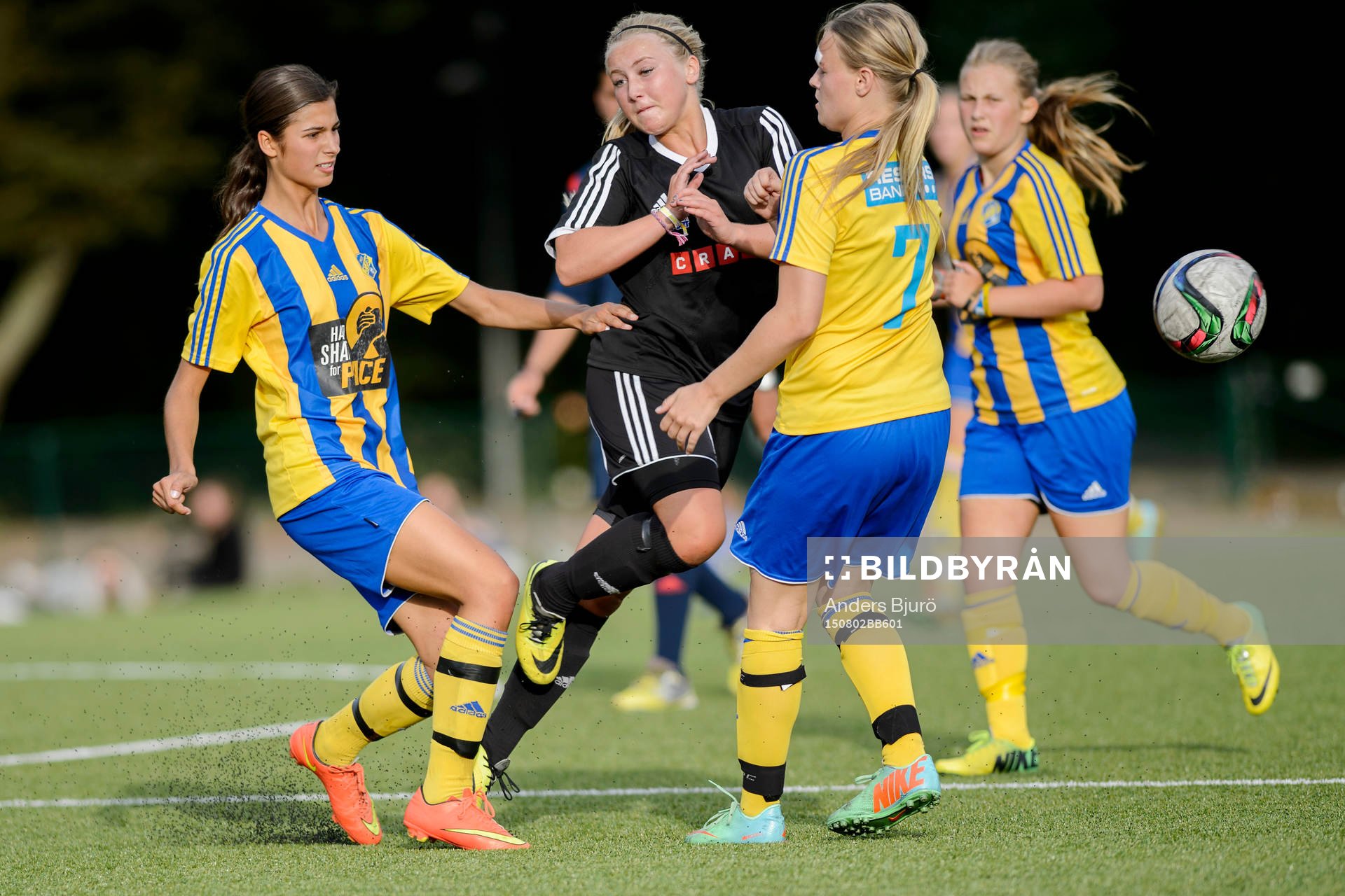 Eskilsminnes Tijana Nikolic och Bergdalens Ellen Drotz