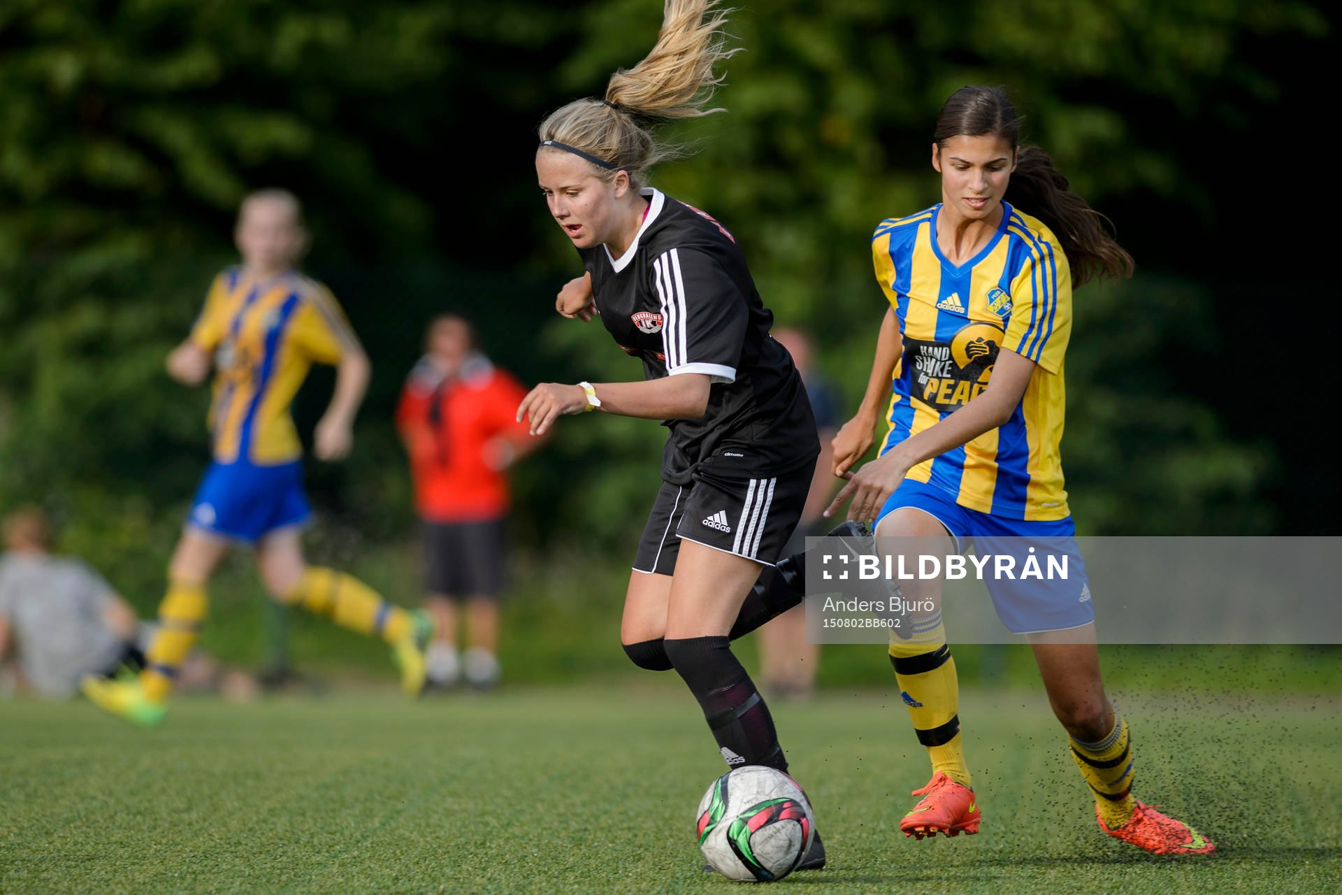 Bergdalens Moa Cleasson mot Eskilsminnes Tijana Nikolic