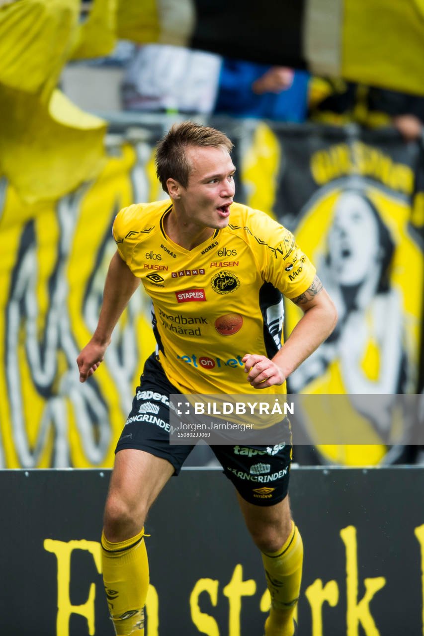 Elfsborgs Viktor Prodell jublar efter att gjort 1-0 under en fotbollsmatch i Allsvenskan mellan Elfsborg och Halmstad den 2 augusti 2015 i Borås.