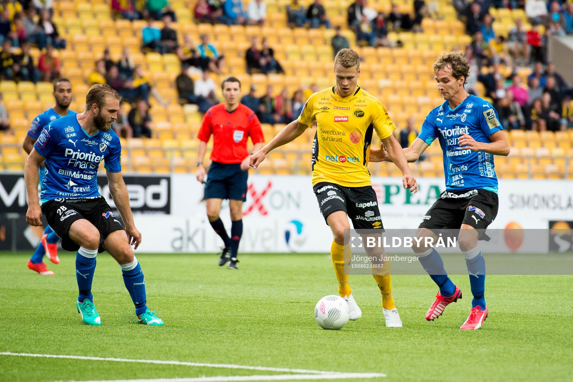Elfsborgs Viktor Claesson och Halmstads Jesper Westerberg