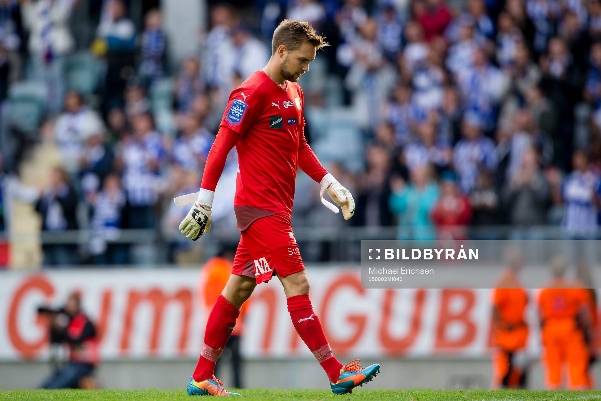 Örebros målvakt Oscar Jansson deppar