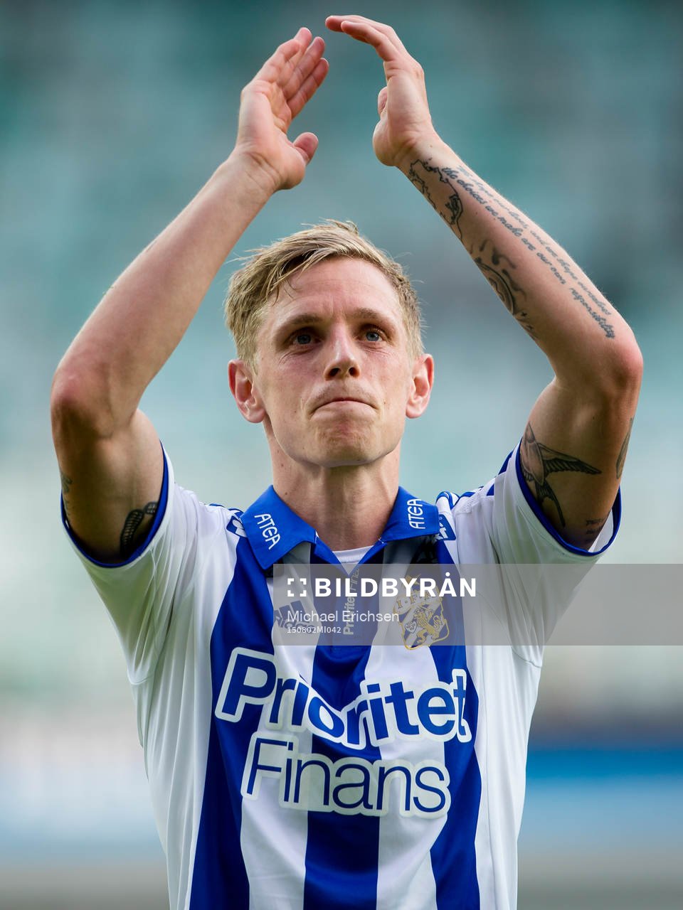 IFK Göteborgs Sören Rieks tackar klacken