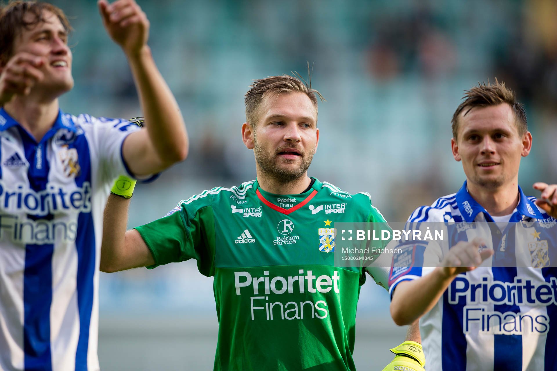 IFK Göteborgs målvakt John Alvbåge dansar och jublar