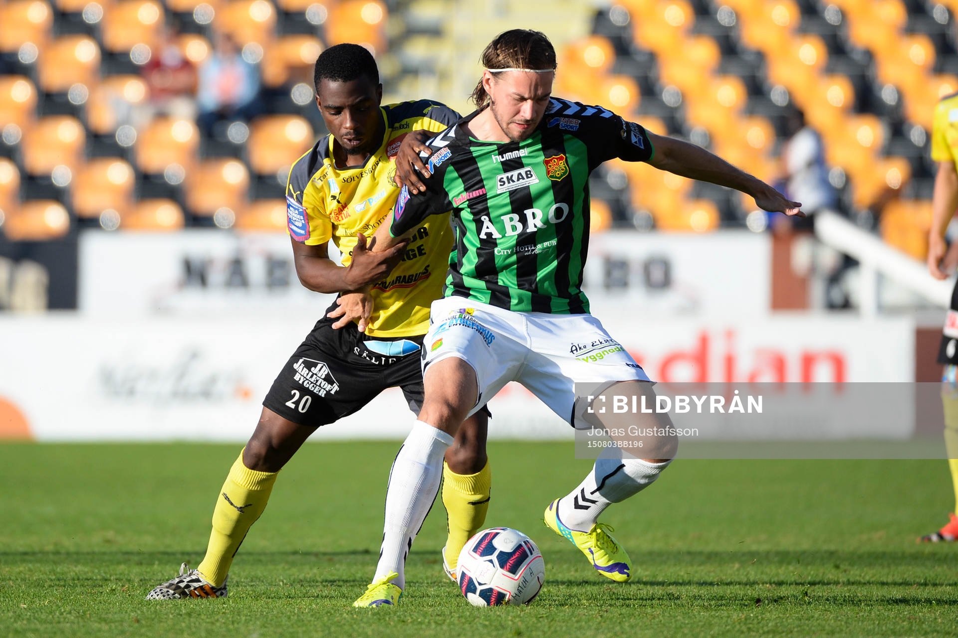 GAIS Danny Ervik och Mjällbys Kwame Bonsu