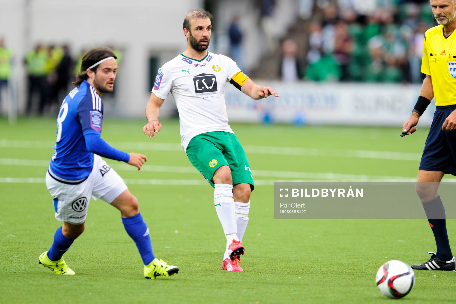 Sundsvalls Robbin Sellin och Hammarbys Kennedy Bakircioglu