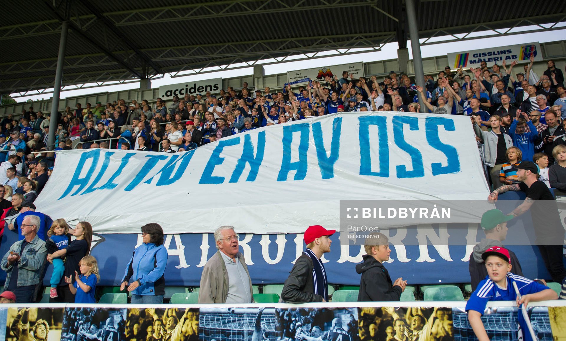 Sundsvalls supportrarna hyllar Robert Lundström för hans