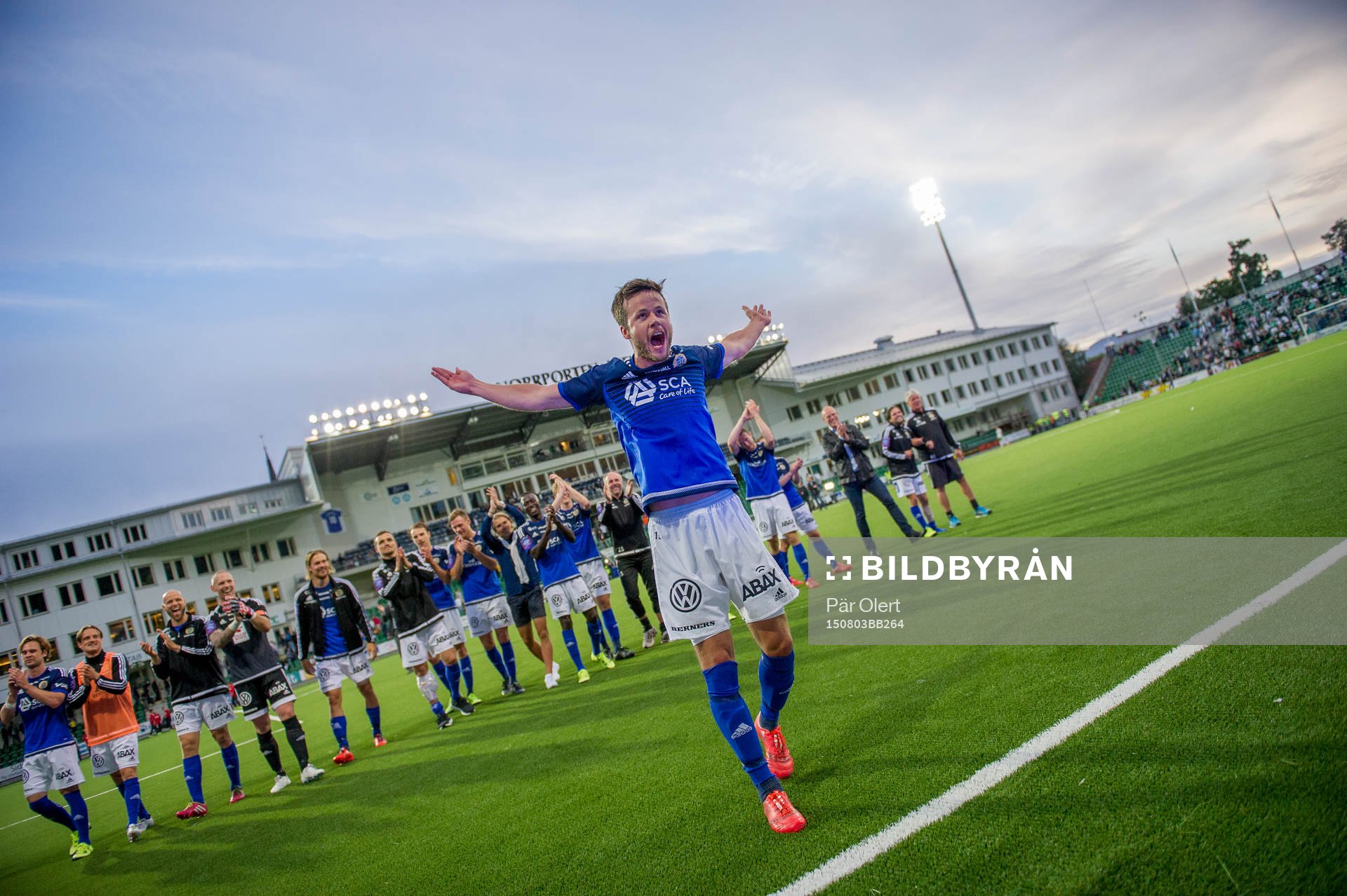 Sundsvalls Robert Lundström i sin sista match jublar åt