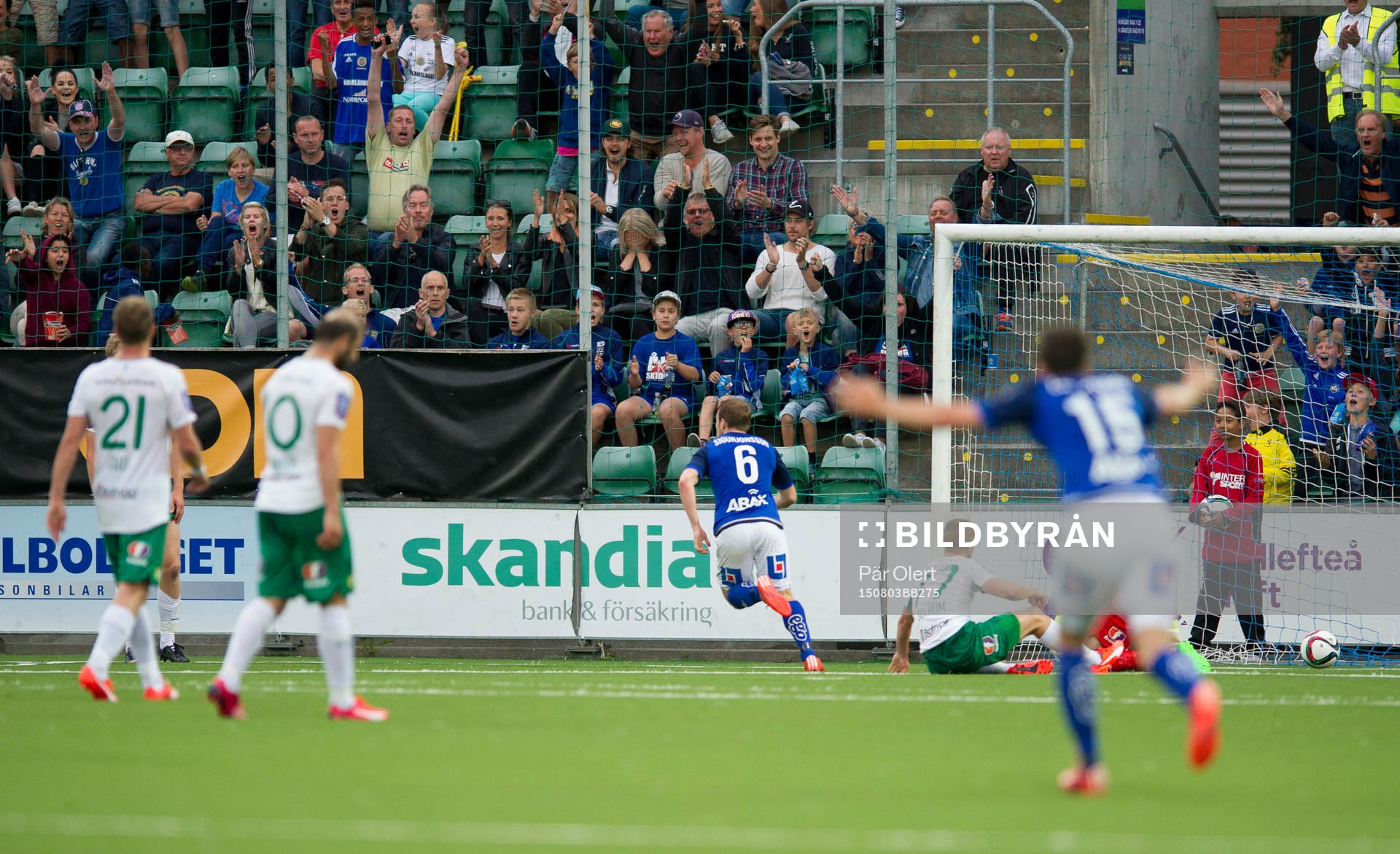 Sundsvalls Rúnar Már Sigurjónsson jublar