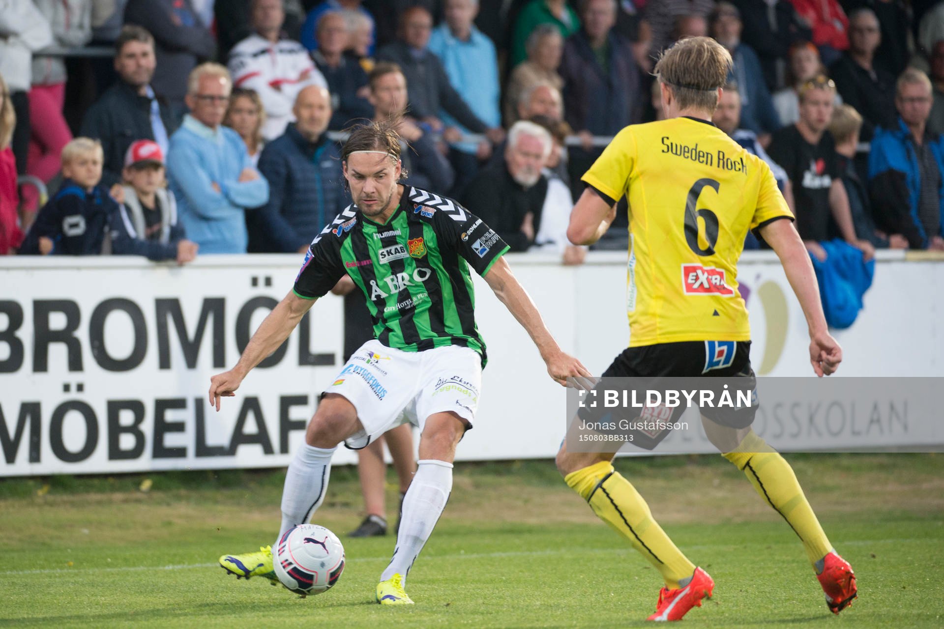 GAIS Danny Ervik med bollen