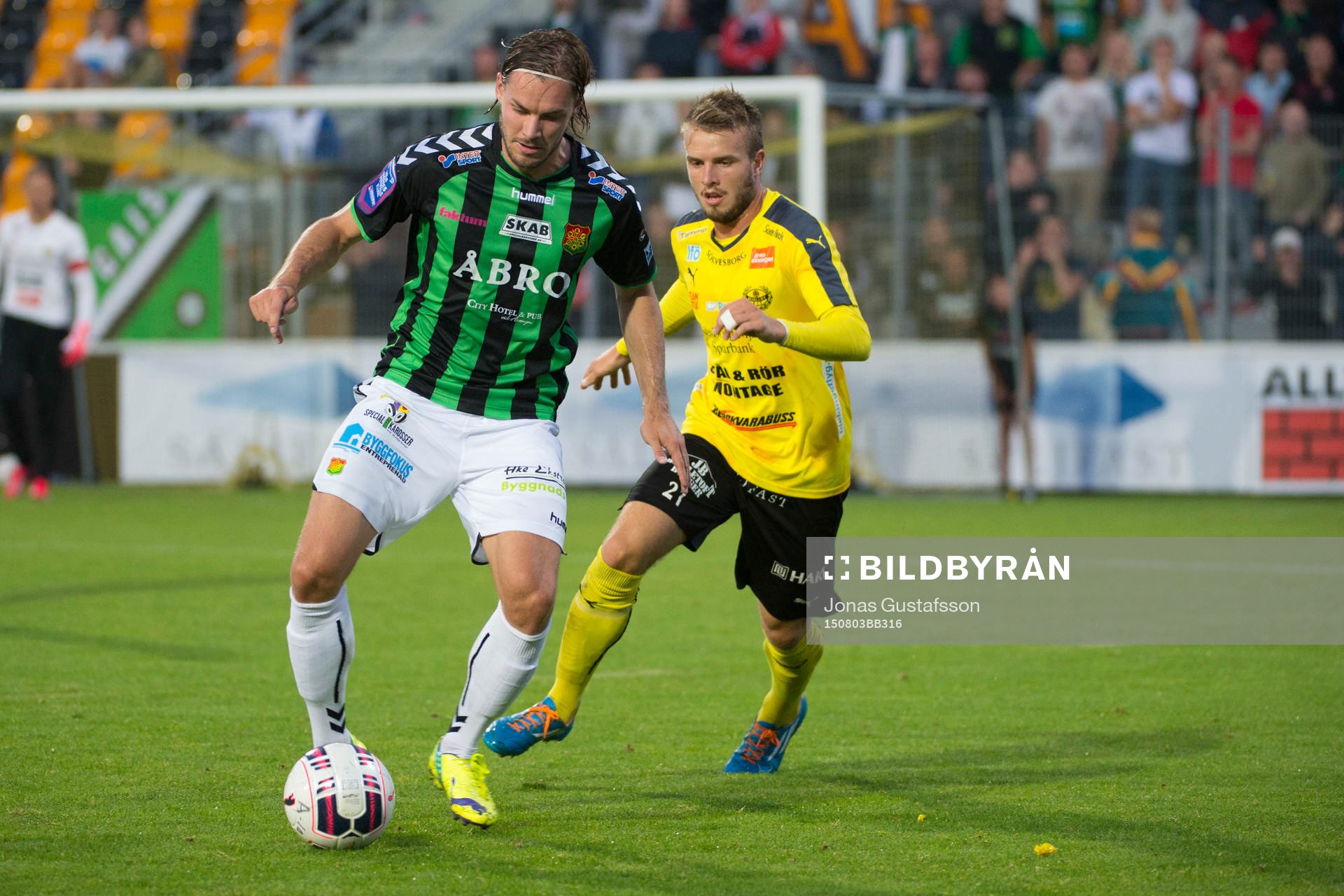 GAIS Danny Ervik med bollen