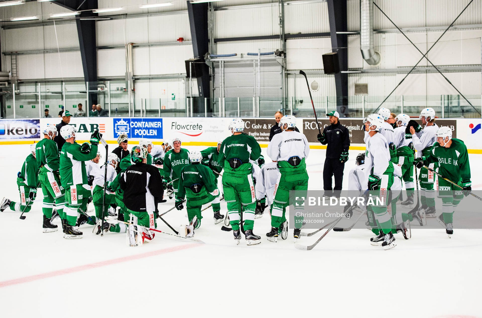 Ishockeylaget Rögle BKs första träning på is för