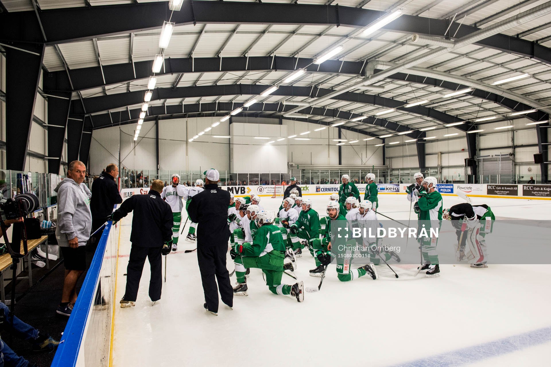 Ishockeylaget Rögle BKs första träning på is för
