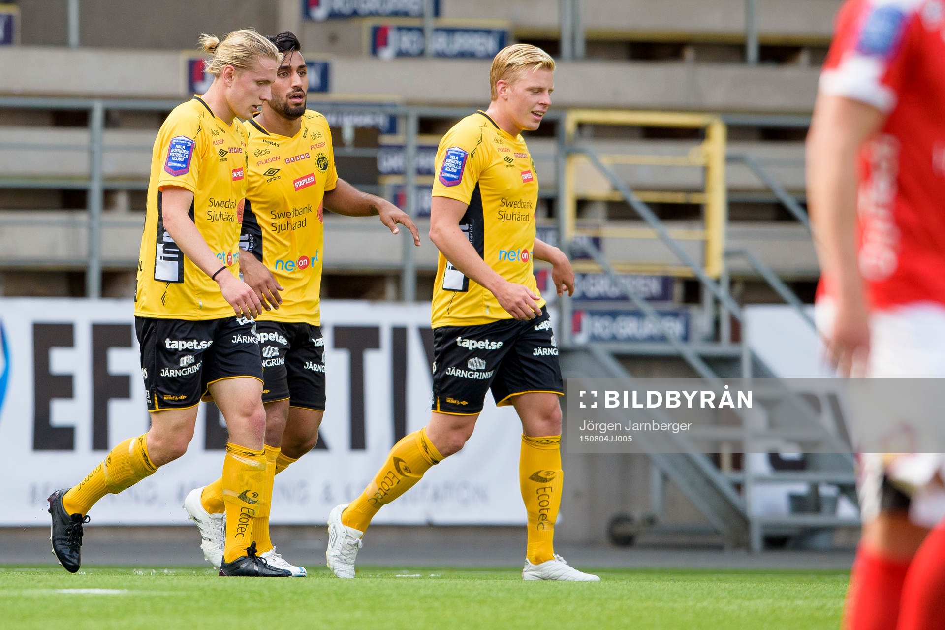 Elfsborgs Viktor Götesson (v) jublar ihop med Arjan