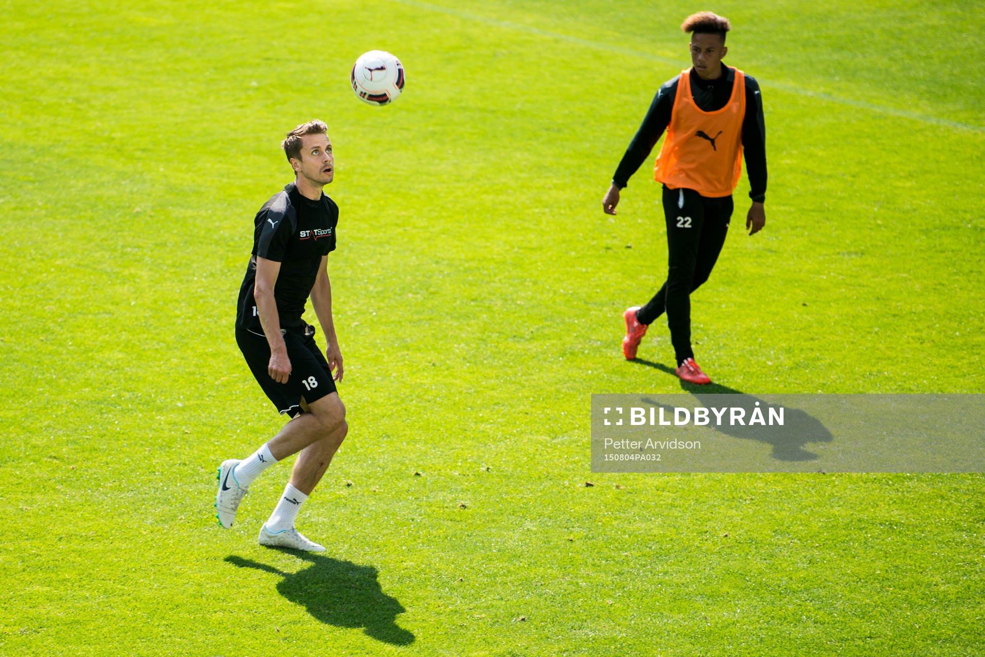 Malmö FFs Kári Árnason och Tobias Sana